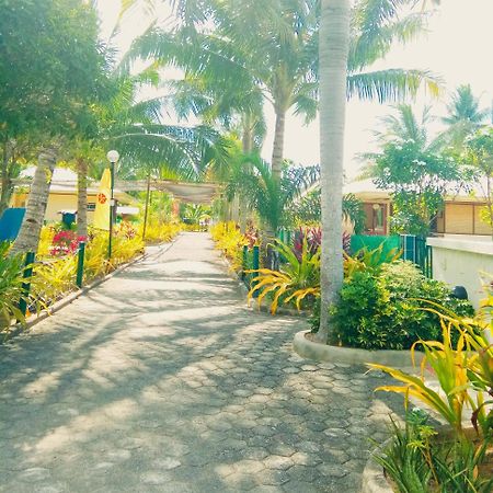Paradise Island Park & Beach Resort Samal Esterno foto