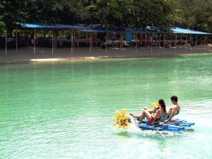 Paradise Island Park & Beach Resort Samal Esterno foto