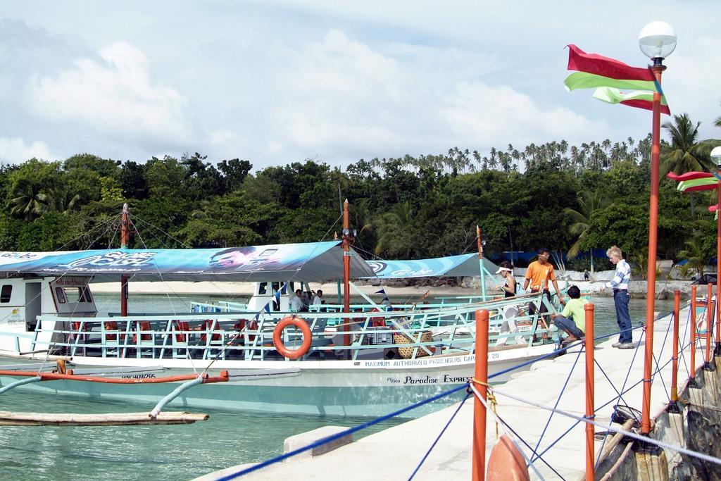 Paradise Island Park & Beach Resort Samal Esterno foto