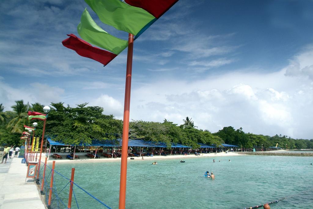 Paradise Island Park & Beach Resort Samal Esterno foto
