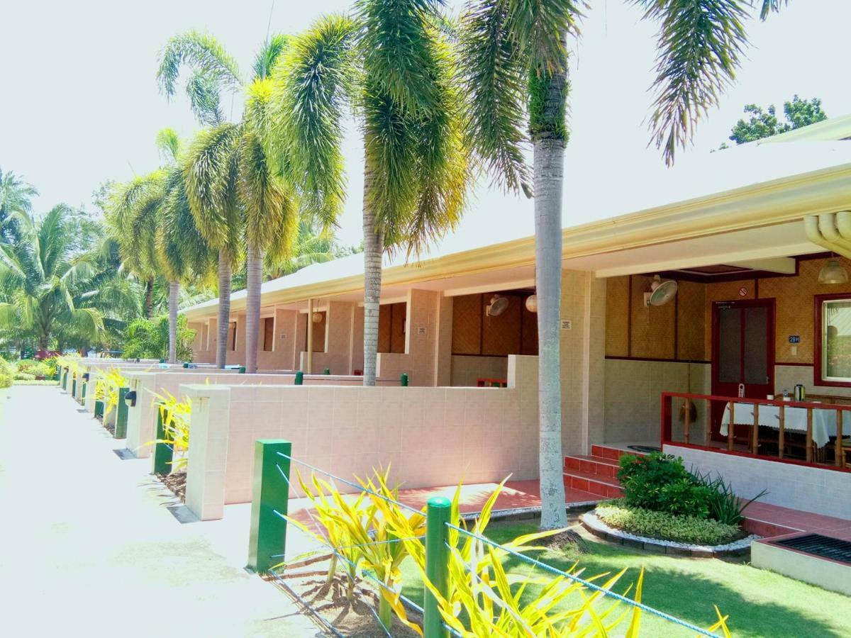 Paradise Island Park & Beach Resort Samal Esterno foto