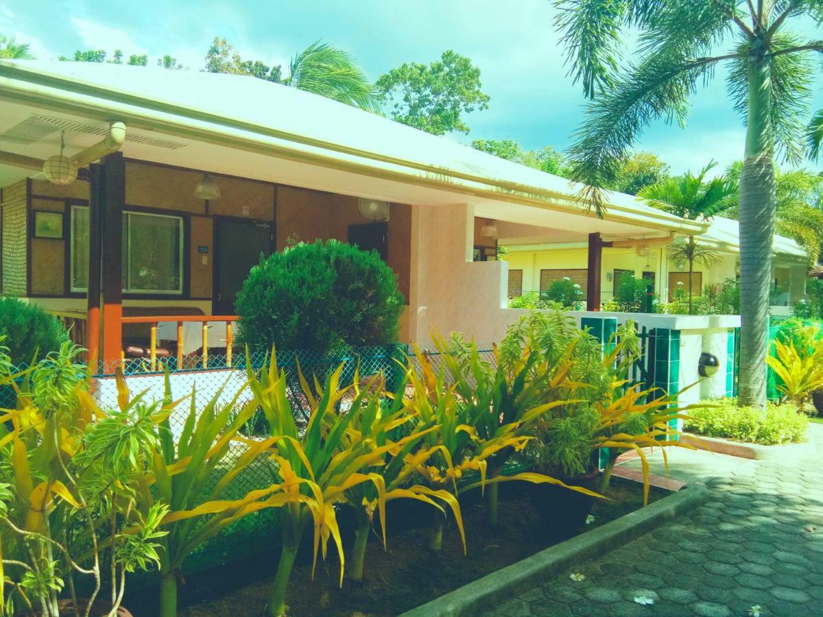 Paradise Island Park & Beach Resort Samal Esterno foto